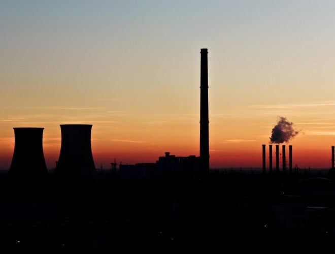 Производителите на нафта од Блискиот Исток дополнително го кратат своето производство.